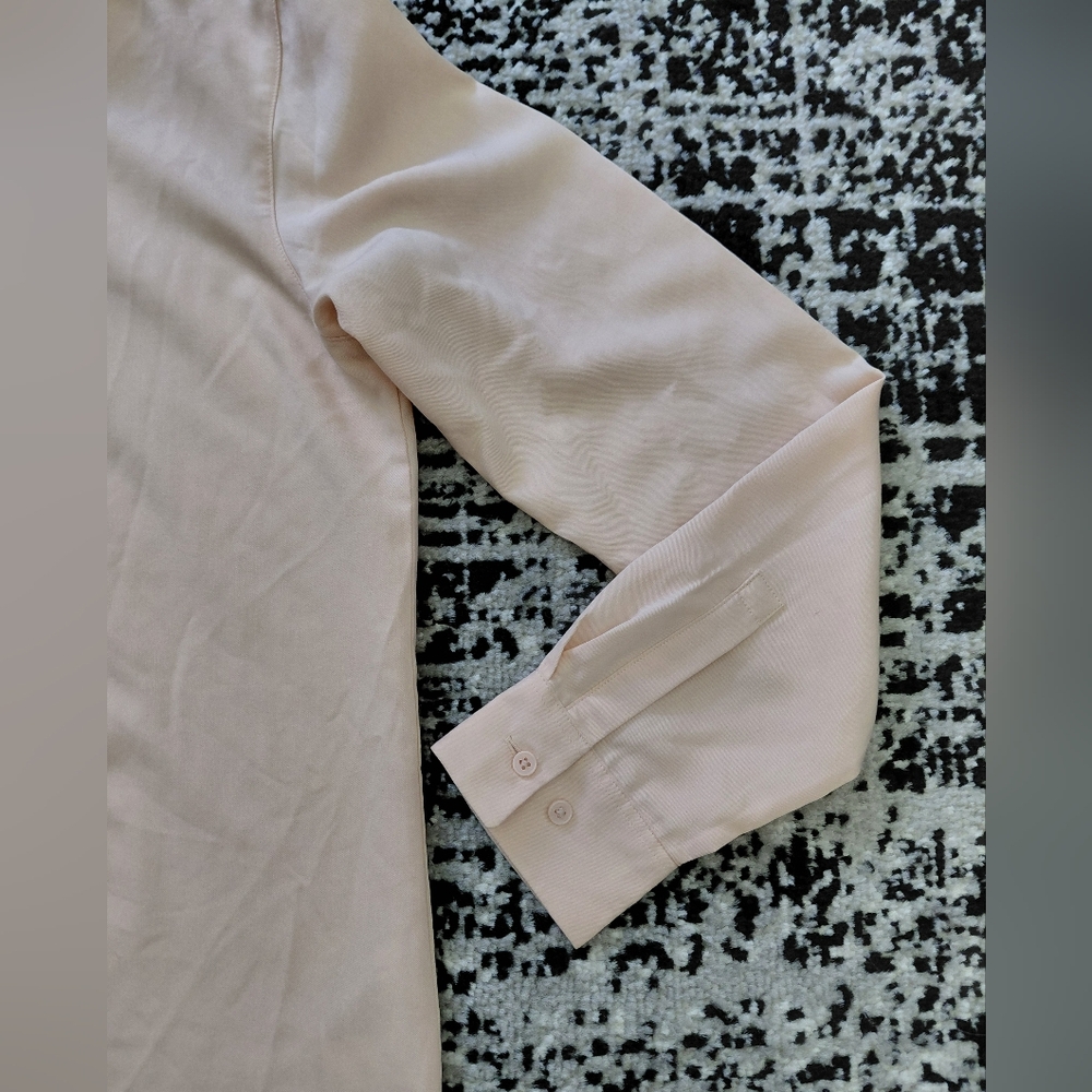 UNIQLO Pink Button Down Shirt Size S Soft Aesthetic Minimalist Classic Coquette - Picture 6 of 11